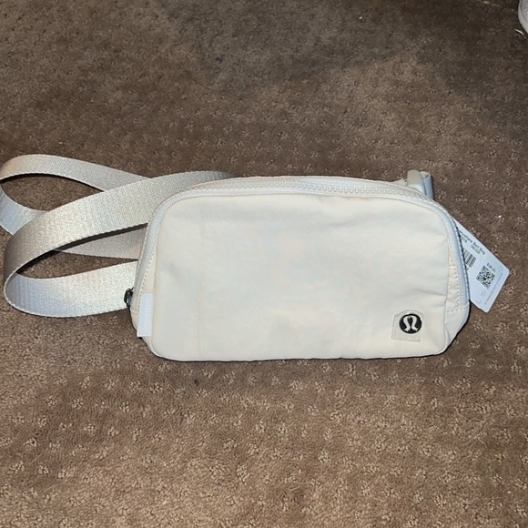 Lululemon Everywhere Belt Bag opal white - Picture 5 of 5